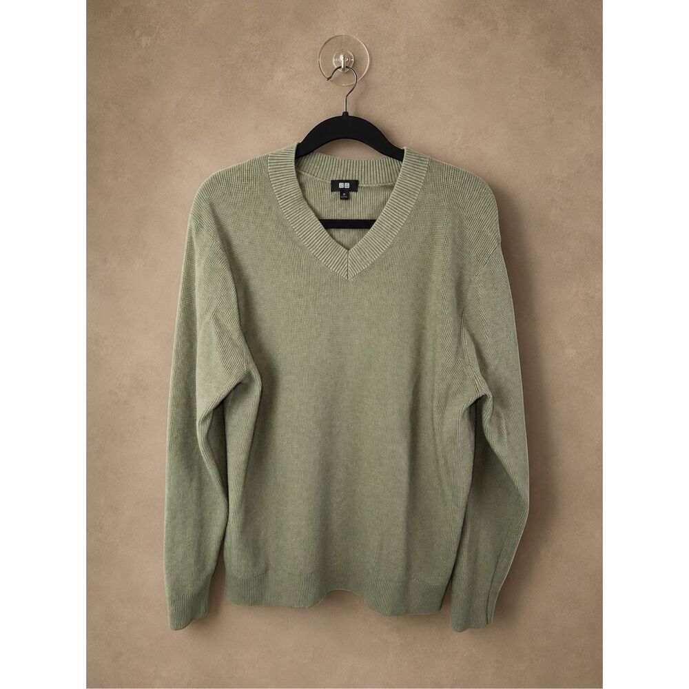 Uniqlo XL V-Neck Knit Sweater Sage Green Cotton Blend Lightweight Men’s